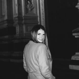 Meet your Posher, Chloe